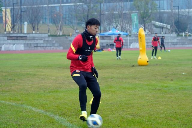 爱游戏平台体验-“新人”加剧国青良性竞争 把“根”扎牢期待为国出战