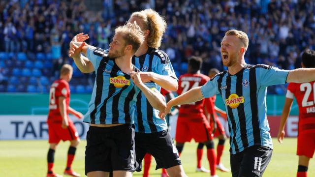 爱游戏中国官网-范博梅尔首秀大出洋相,狼堡竟两次掉进同一个坑里