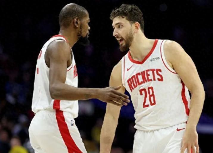 爱游戏中国官网-爆砍35分！狂轰40分，全联盟都质疑你老了，你却逆天改命要冲冠了