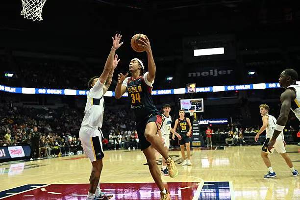 爱游戏娱乐-打出大号两双数据，会有球队考虑签下掘金二队的这位内线铁塔吗？