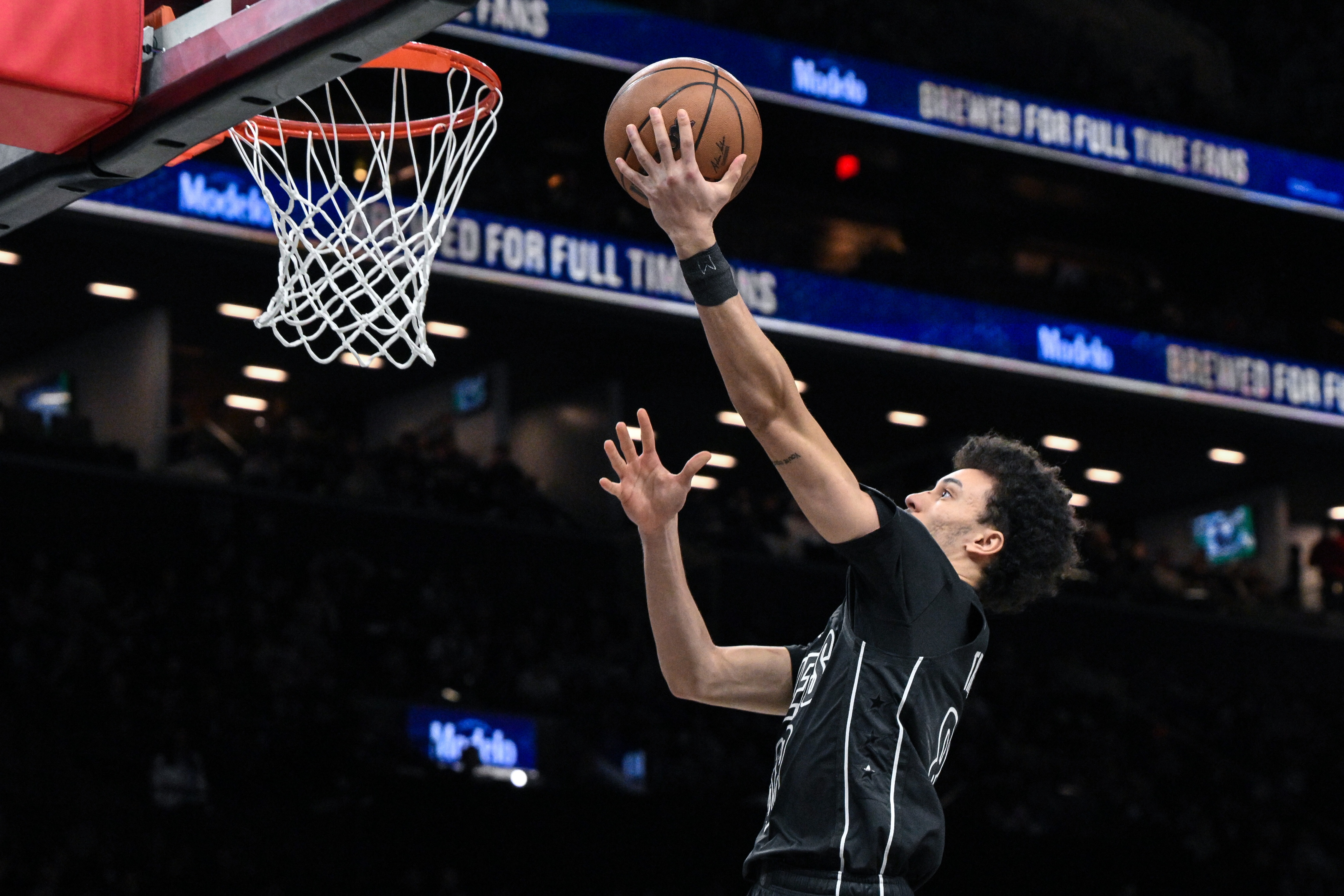 AYX GAMES-可圈可点！特拉奥雷13中6拿到17分6助 正负值+10